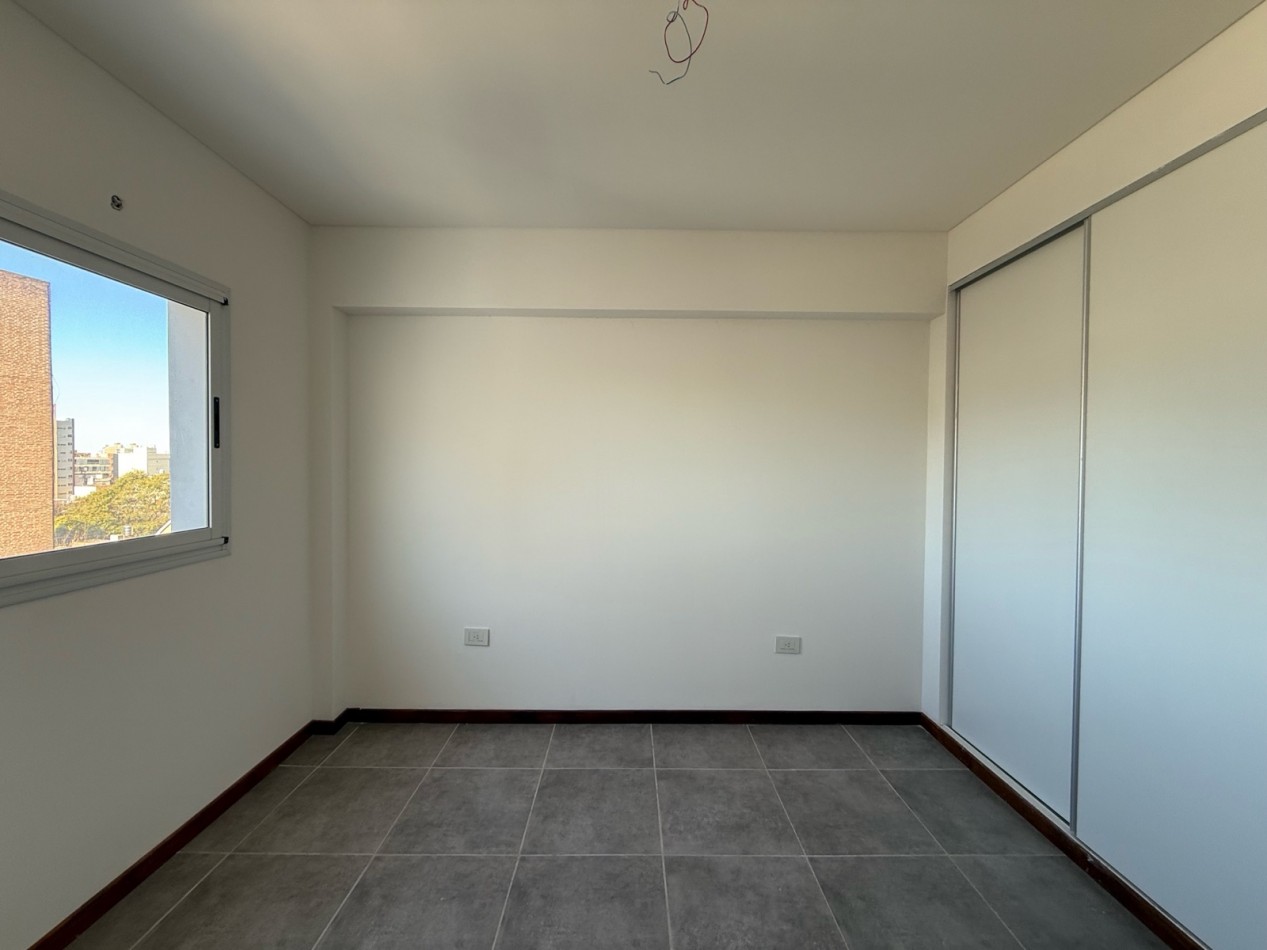 Venta Departamento 2 Dormitorios con Cochera Moreno 1900