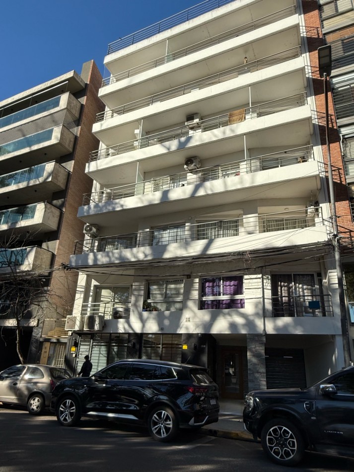 Venta Departamento 2 Dormitorios con Cochera Moreno 1900