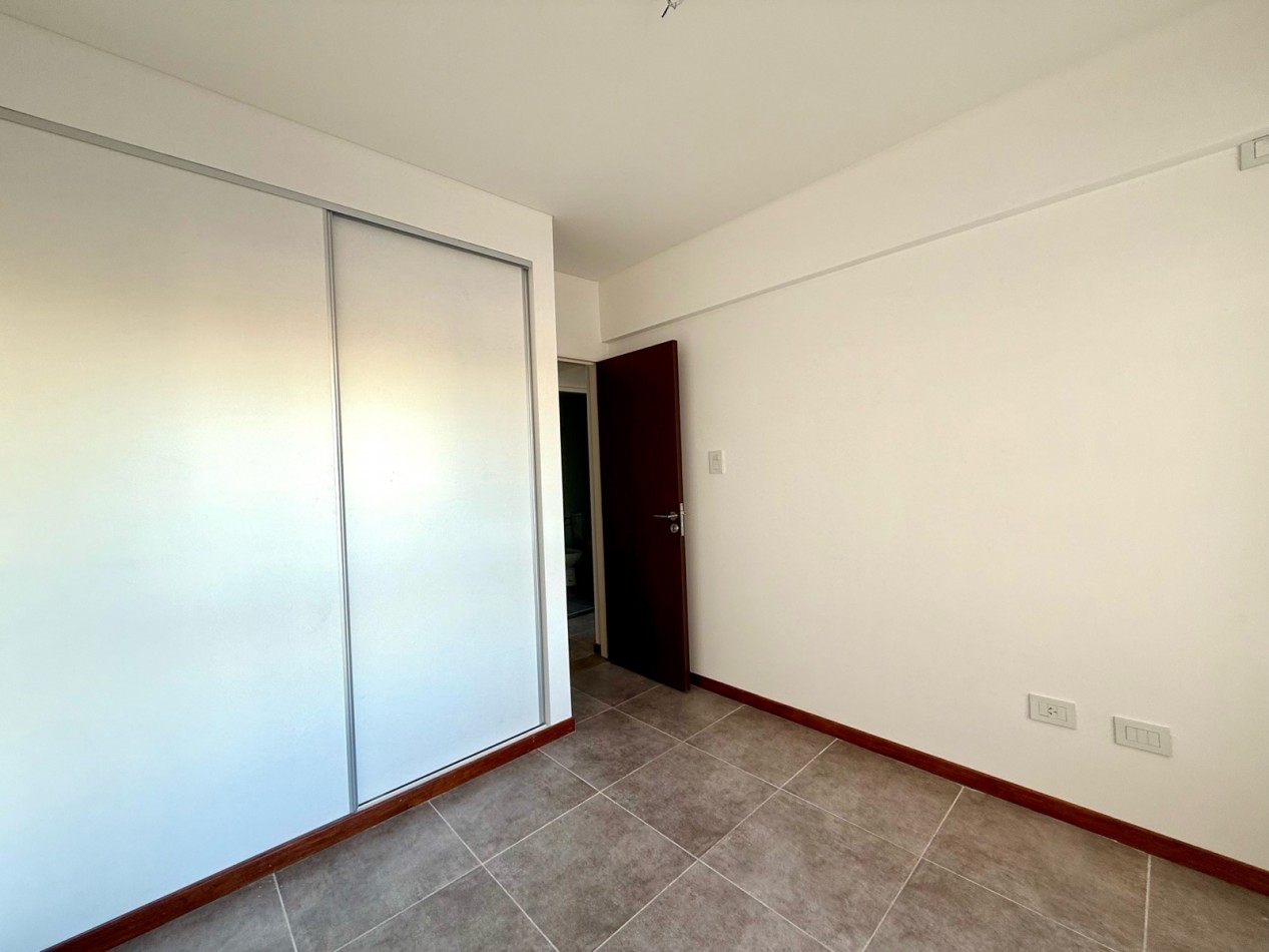 Venta Departamento 2 Dormitorios con Cochera Moreno 1900