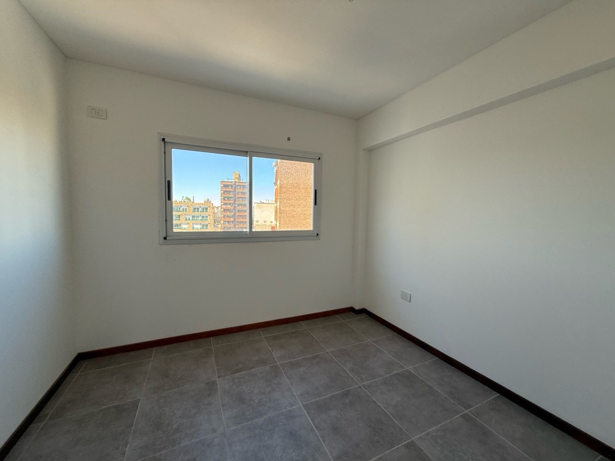 Venta Departamento 2 Dormitorios con Cochera Moreno 1900