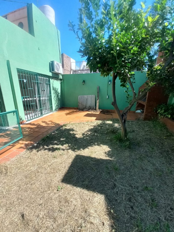 Casa 4 Dormitorios con Cochera, Jardin y Terraza en Barrio Arroyito