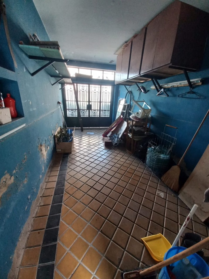 Casa 4 Dormitorios con Cochera, Jardin y Terraza en Barrio Arroyito