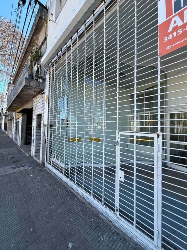 Local en Alquiler de 150 m2 Pte. Peron 3700