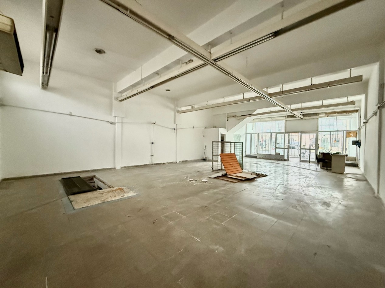 Local en Alquiler de 150 m2 Pte. Peron 3700