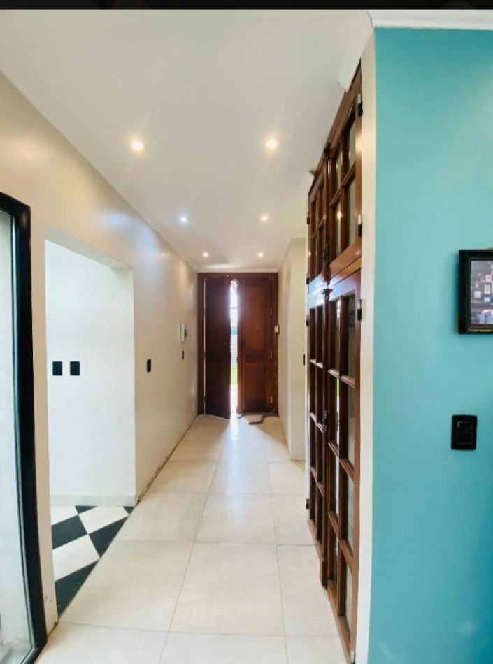 Casa 3 Dormitorios con Pileta y Jardin en Villa Amelia