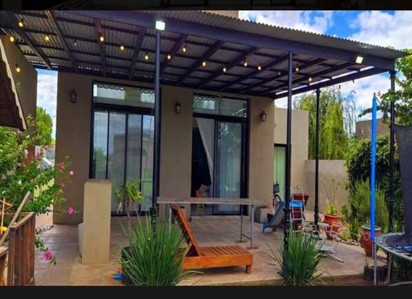 Casa 3 Dormitorios con Pileta y Jardin en Villa Amelia