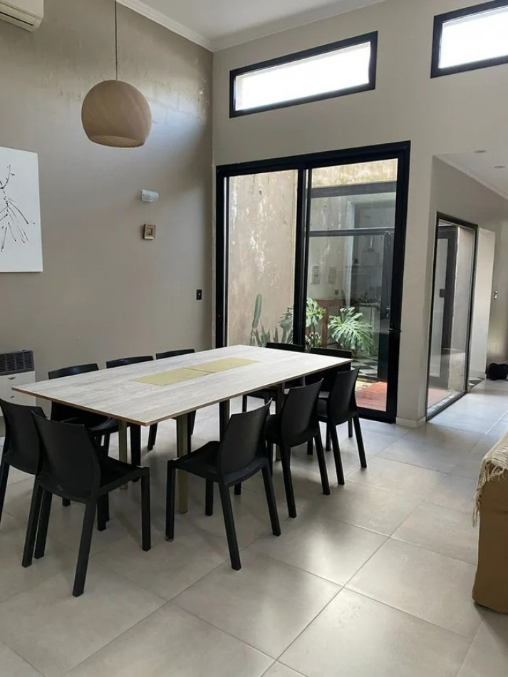 Casa 3 Dormitorios con Pileta y Jardin en Villa Amelia