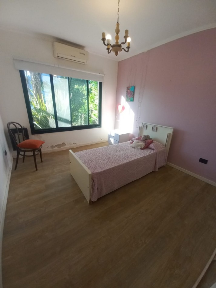 Casa 3 Dormitorios con Pileta y Jardin en Villa Amelia