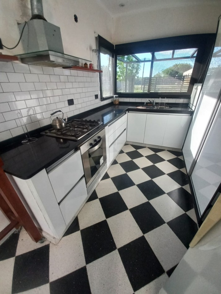 Casa 3 Dormitorios con Pileta y Jardin en Villa Amelia