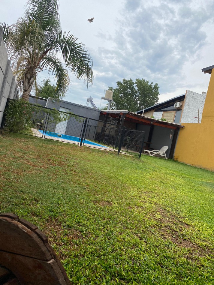 Venta Casa 2 Dormitorios con Pileta Villa Amelia