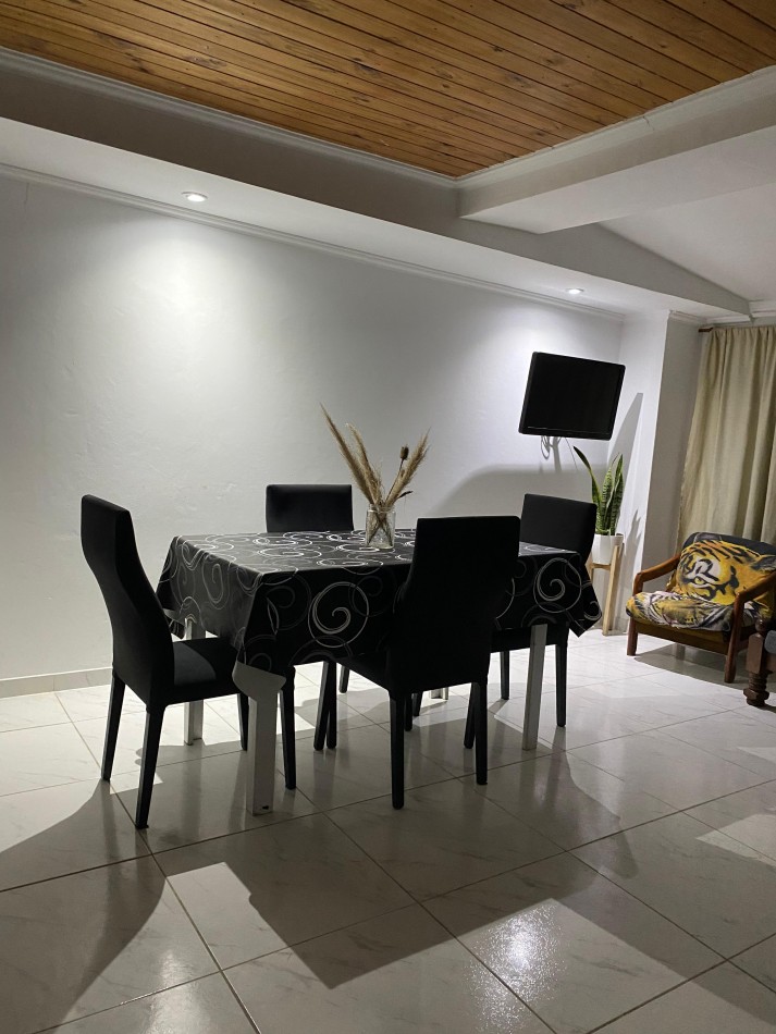 Venta Casa 2 Dormitorios con Pileta Villa Amelia