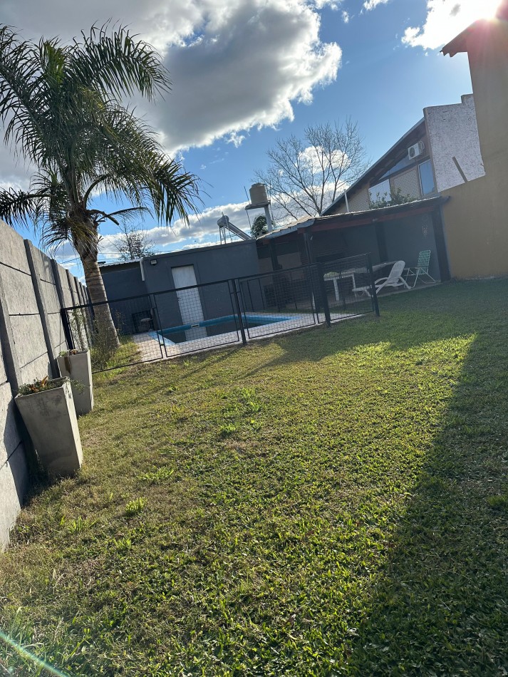 Venta Casa 2 Dormitorios con Pileta Villa Amelia