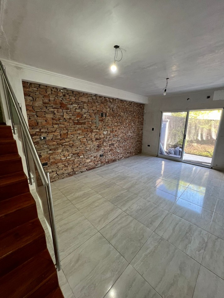 Venta Casa 2 Dormitorios con Cochera en Alvarez