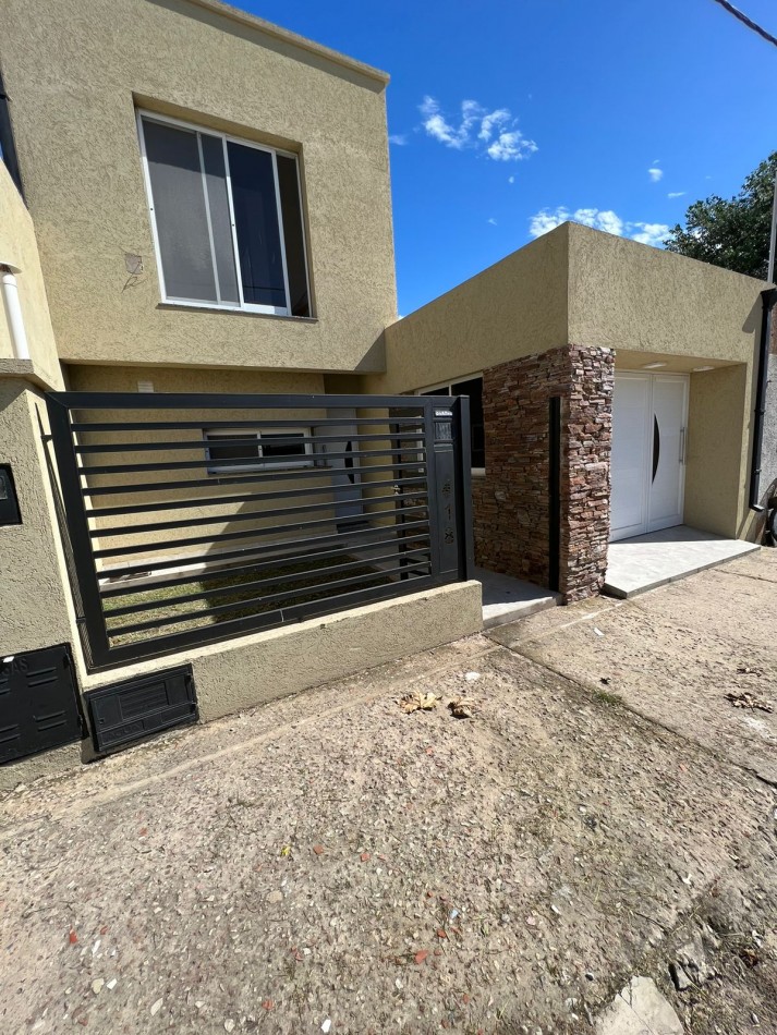 Venta Casa 2 Dormitorios con Cochera en Alvarez