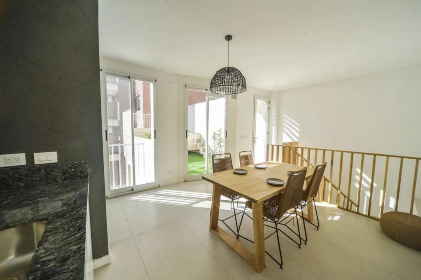 Casa 3 Dormitorios con Pileta y Parrillero Balcarce 1400