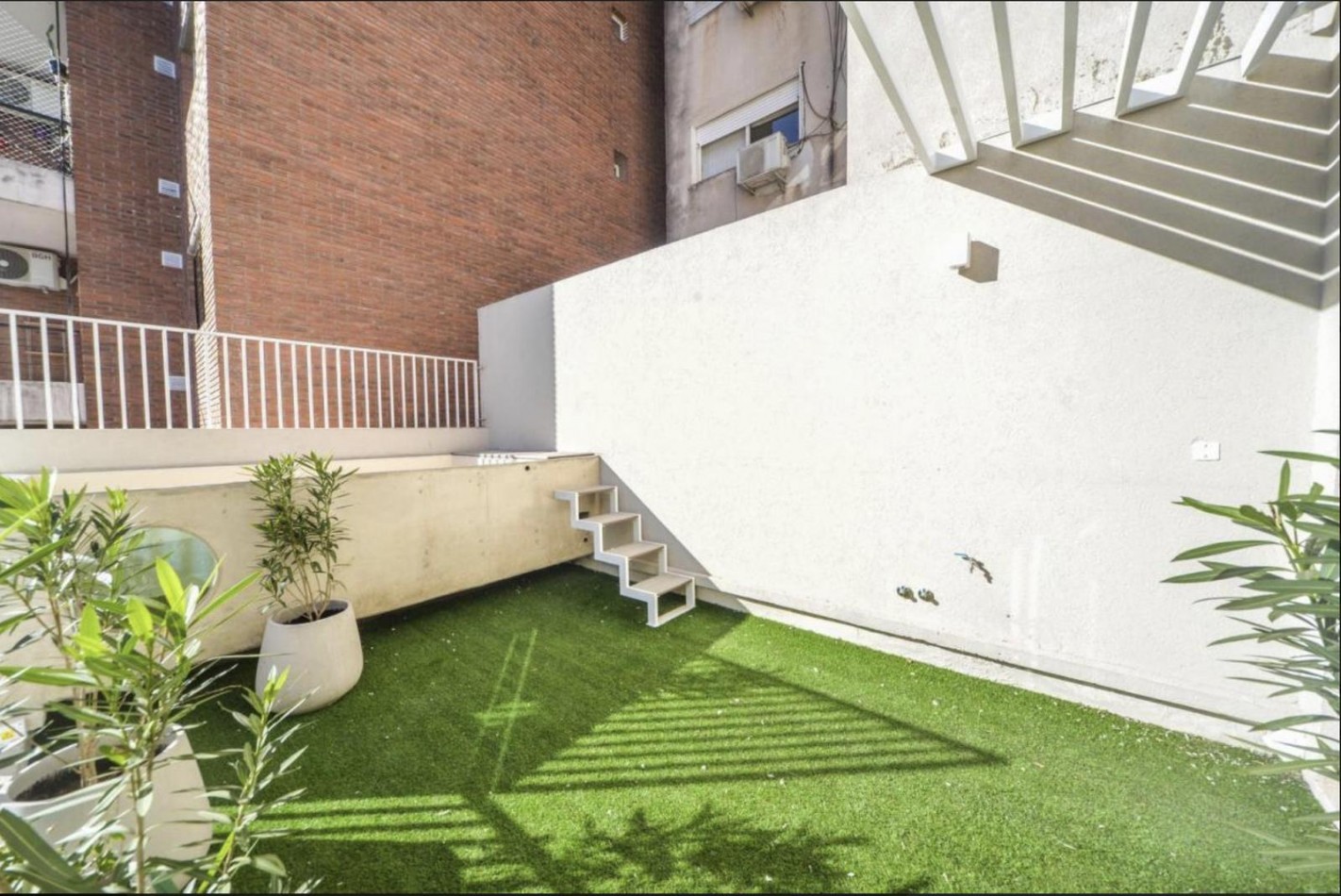 Casa 3 Dormitorios con Pileta y Parrillero Balcarce 1400