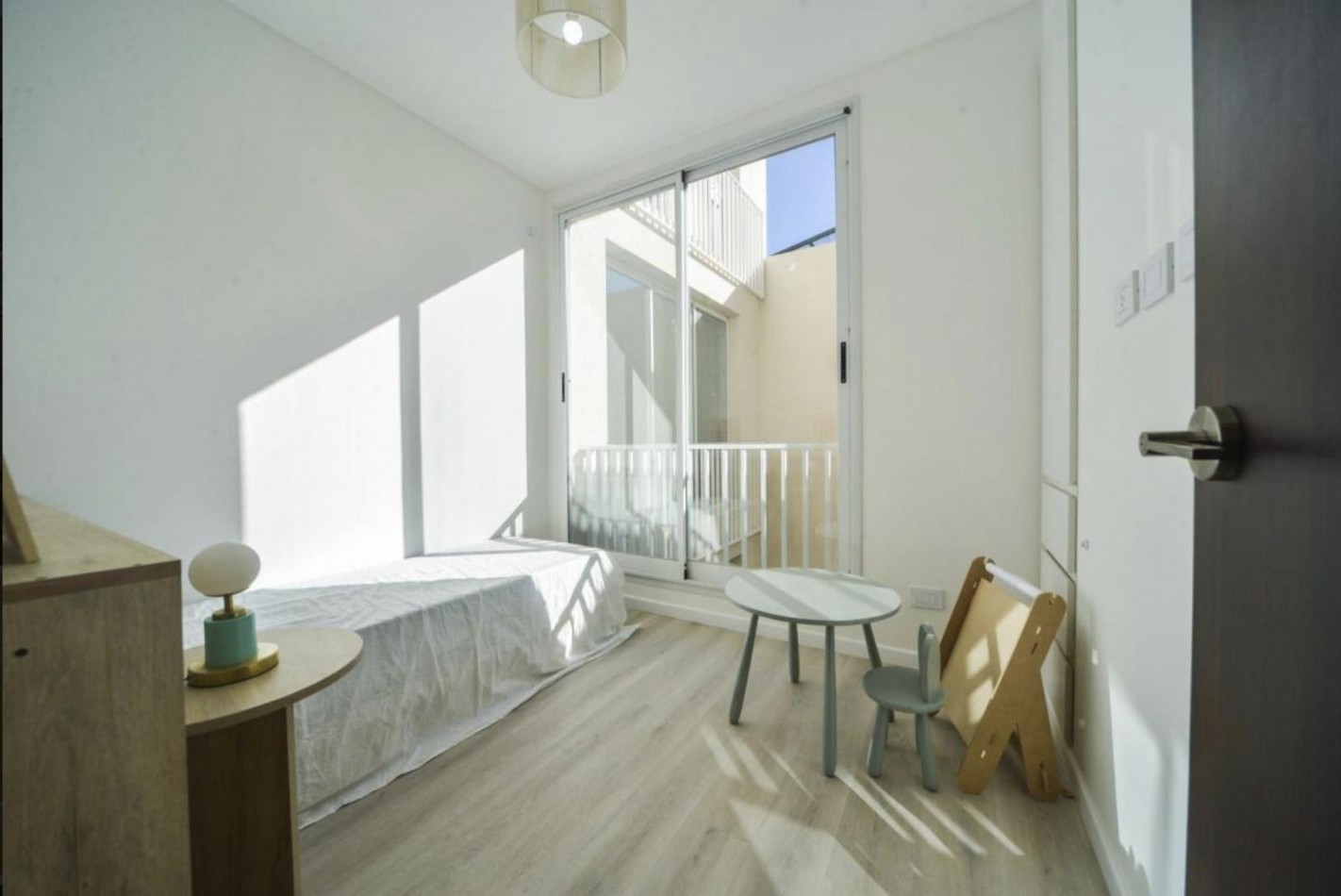 Casa 3 Dormitorios con Pileta y Parrillero Balcarce 1400