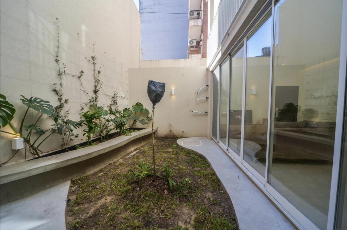 Casa 3 Dormitorios con Pileta y Parrillero Balcarce 1400