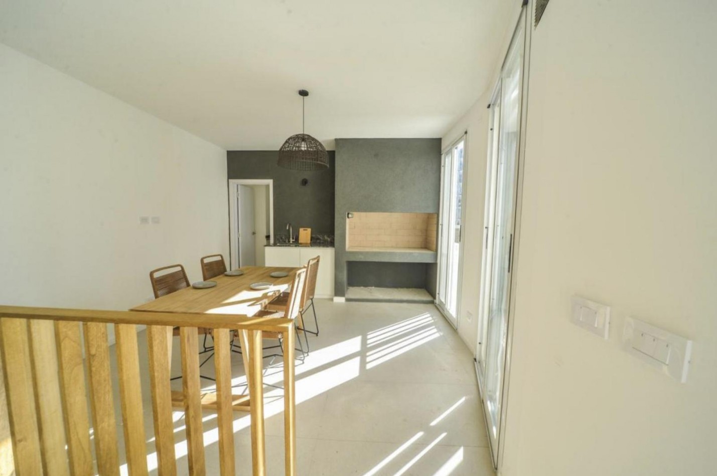 Casa 3 Dormitorios con Pileta y Parrillero Balcarce 1400