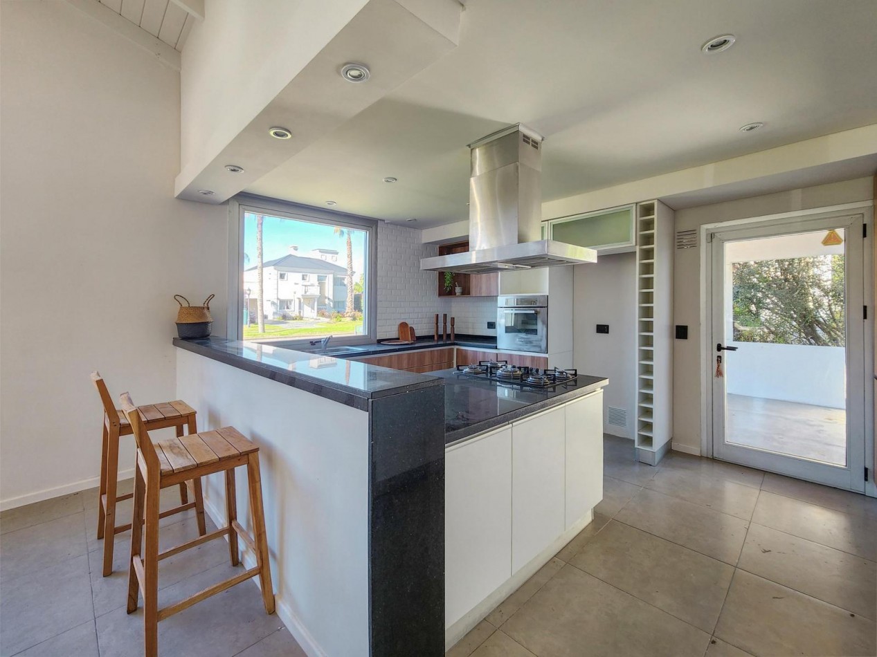 Venta Casa 3 Dormitorios con Pileta Funes Hill Miraflores