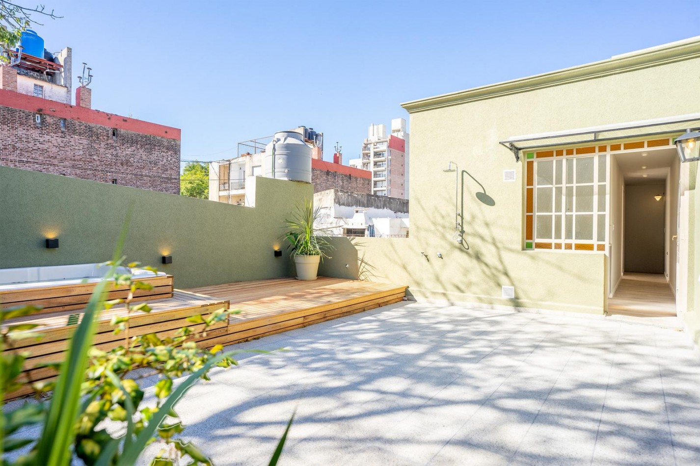 Venta Casa 3 Dormitorios Reciclada con Pileta y Parrillero Ricchieri 400