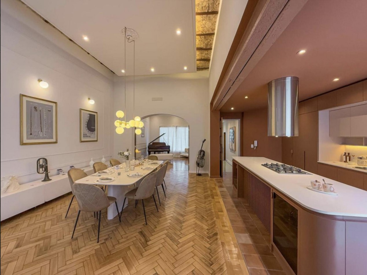 Casa 4 Dormitorios con Cochera, Pileta, Patio y Terraza Viamonte 1400 Barrio Abasto