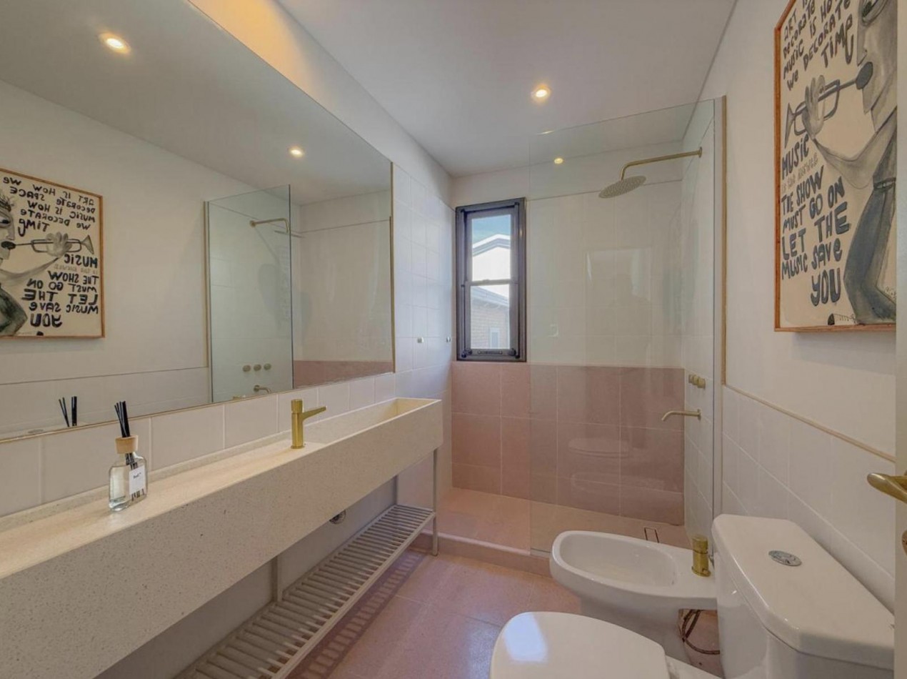 Casa 4 Dormitorios con Cochera, Pileta, Patio y Terraza Viamonte 1400 Barrio Abasto