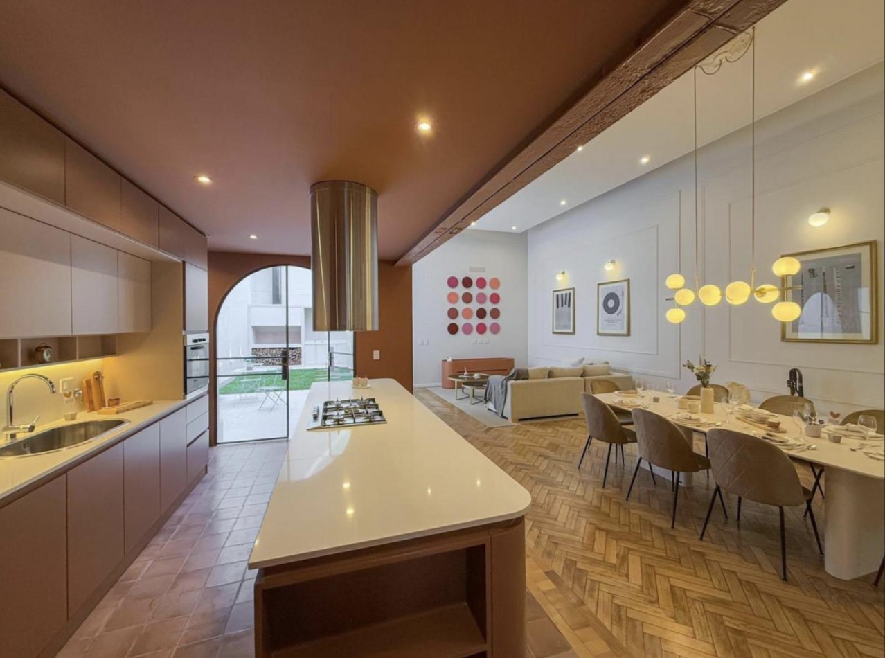 Casa 4 Dormitorios con Cochera, Pileta, Patio y Terraza Viamonte 1400 Barrio Abasto