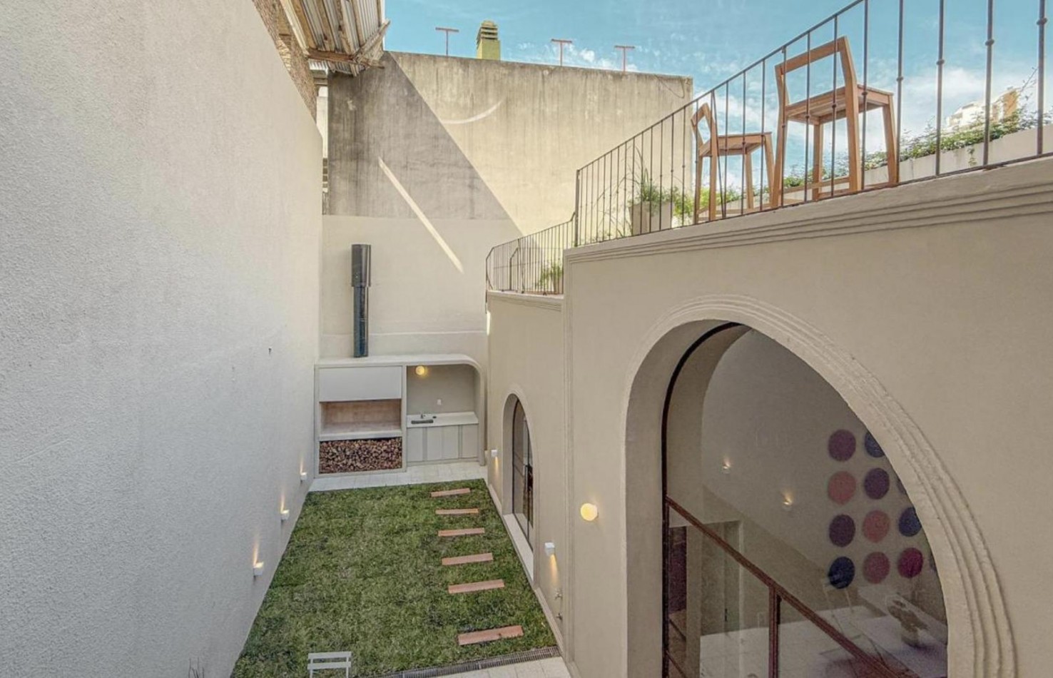 Casa 4 Dormitorios con Cochera, Pileta, Patio y Terraza Viamonte 1400 Barrio Abasto