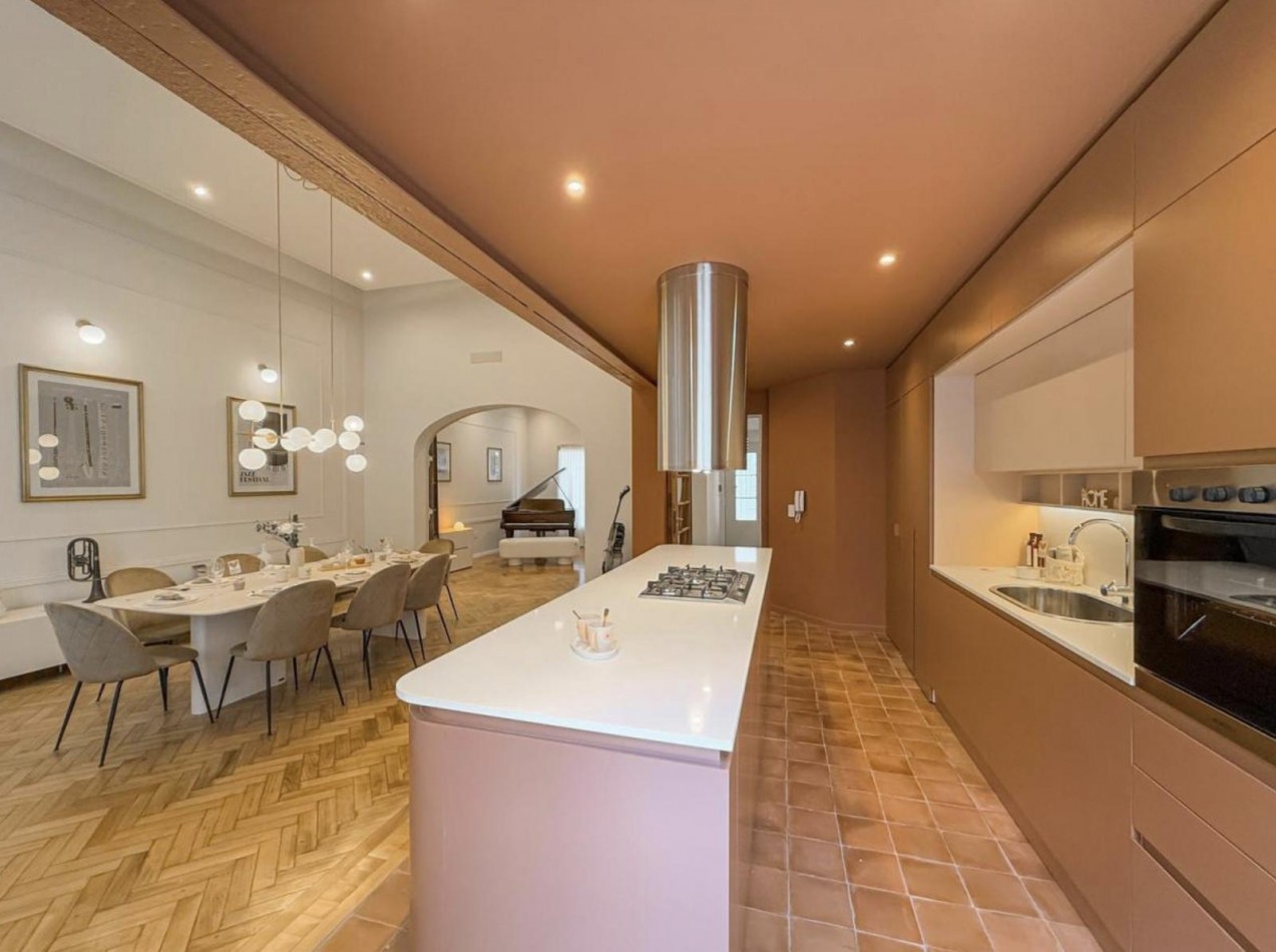 Casa 4 Dormitorios con Cochera, Pileta, Patio y Terraza Viamonte 1400 Barrio Abasto