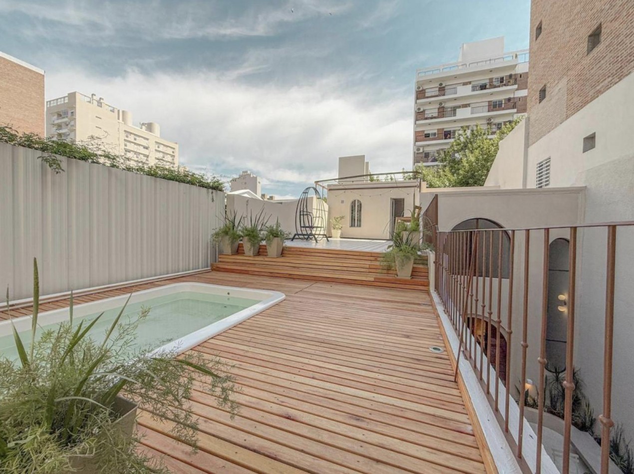Casa 4 Dormitorios con Cochera, Pileta, Patio y Terraza Viamonte 1400 Barrio Abasto