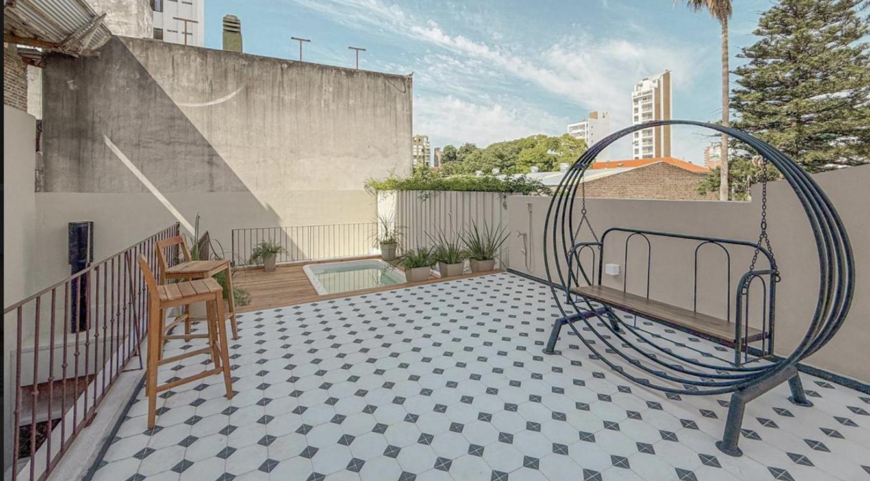 Casa 4 Dormitorios con Cochera, Pileta, Patio y Terraza Viamonte 1400 Barrio Abasto