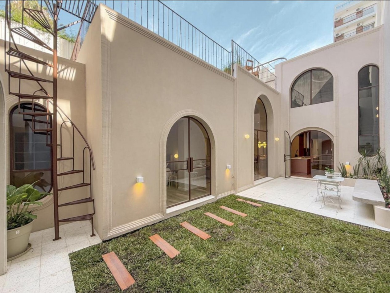 Casa 4 Dormitorios con Cochera, Pileta, Patio y Terraza Viamonte 1400 Barrio Abasto