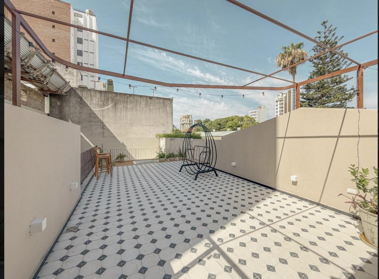 Casa 4 Dormitorios con Cochera, Pileta, Patio y Terraza Viamonte 1400 Barrio Abasto