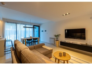 Casa 2 Dormitorios con Terraza Exclusiva Fisherton