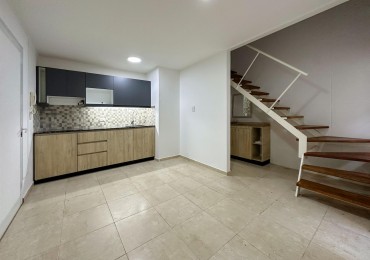 Departamento 1 Dormitorio Duplex con Patio San Luis 2200